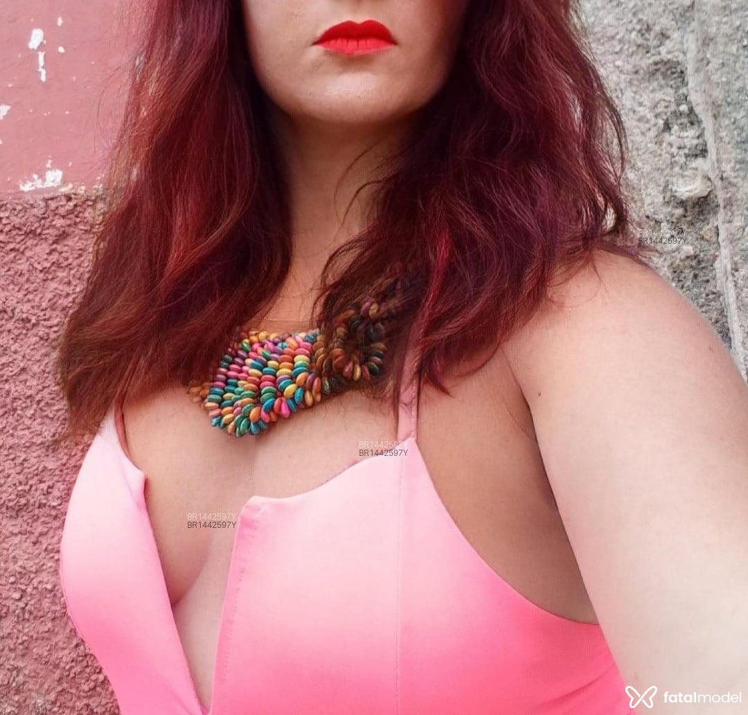 Acompanhante mulher ruiva (o) de olhos verdes em Rio Grande - Patrízia Lamour