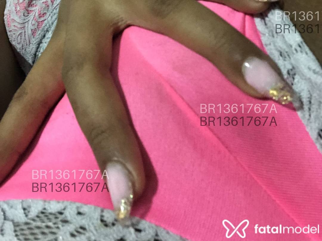 Acompanhante mulher com cabelo castanho de olhos mel em Vila Velha Acompanhante mulher com cabelo castanho de olhos mel em Vila Velha - isadora pimentinha