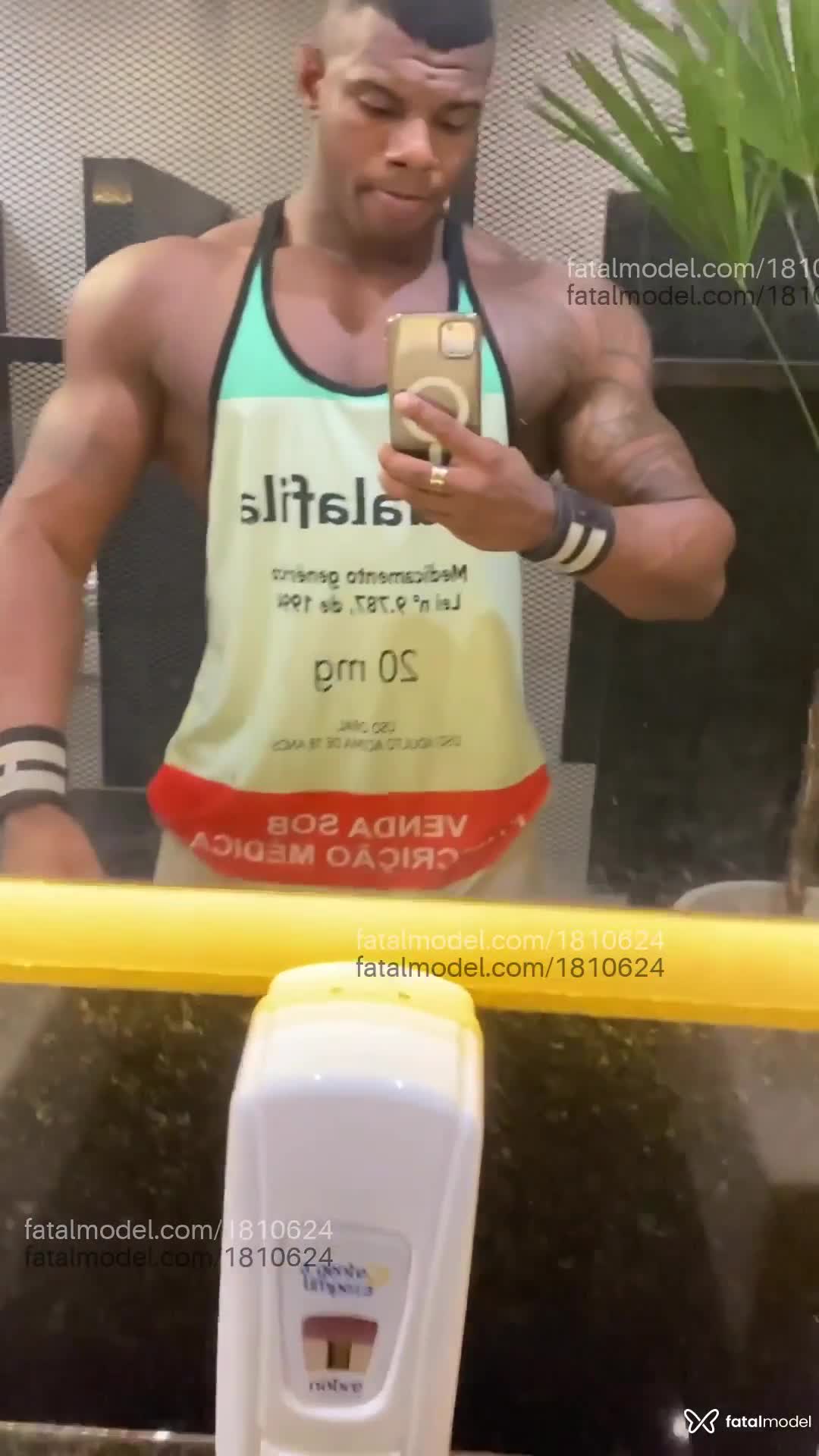Acompanhante homem morena (o) de olhos pretos em Salvador - Wallace freitas