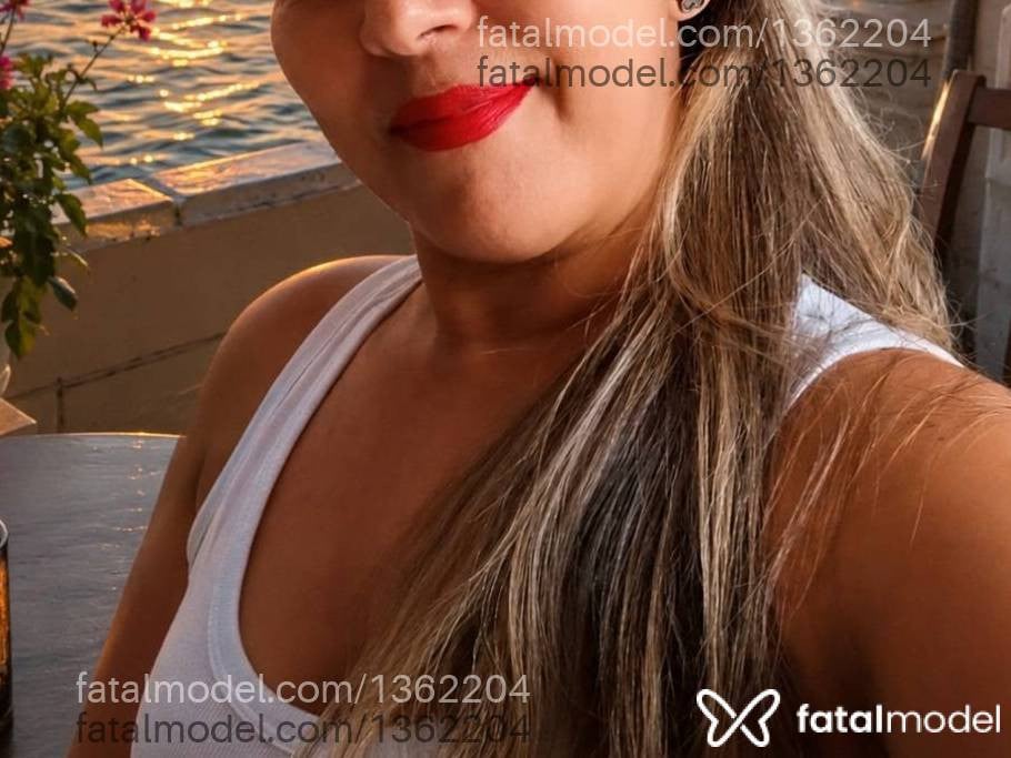 Acompanhante mulher ruiva (o) de olhos mel - Adriana alves