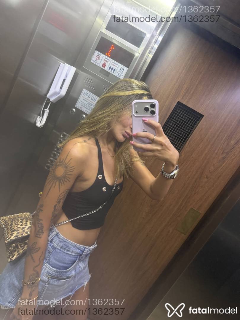 Acompanhante mulher loira (o) de olhos castanhos - Kelly Almeida