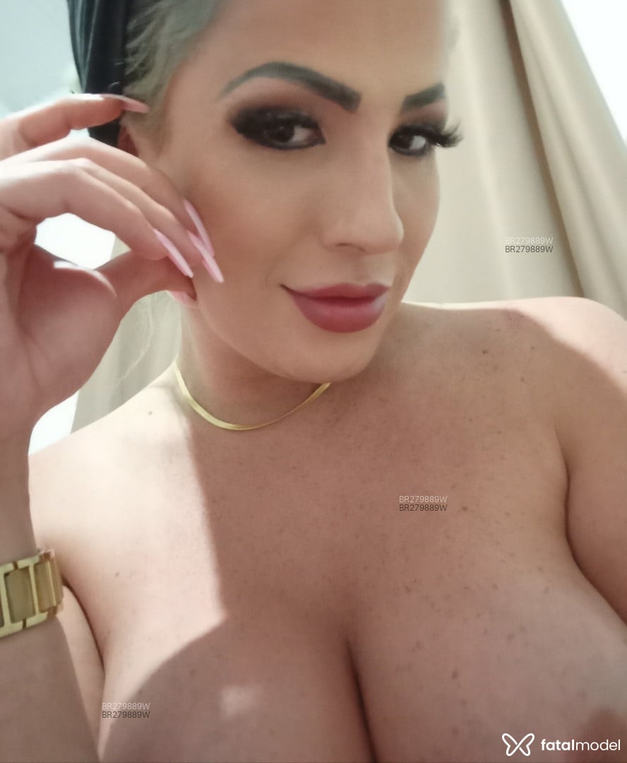 Acompanhante mulher trans morena (o) de olhos mel em Umuarama Acompanhante mulher trans morena (o) de olhos mel em Umuarama - Bruninha ferraz