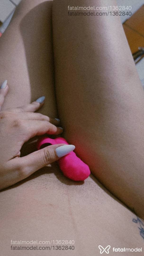 Acompanhante mulher morena (o) de olhos pretos - Niina