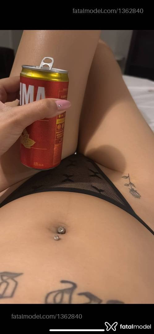 Acompanhante mulher morena (o) de olhos pretos - Niina