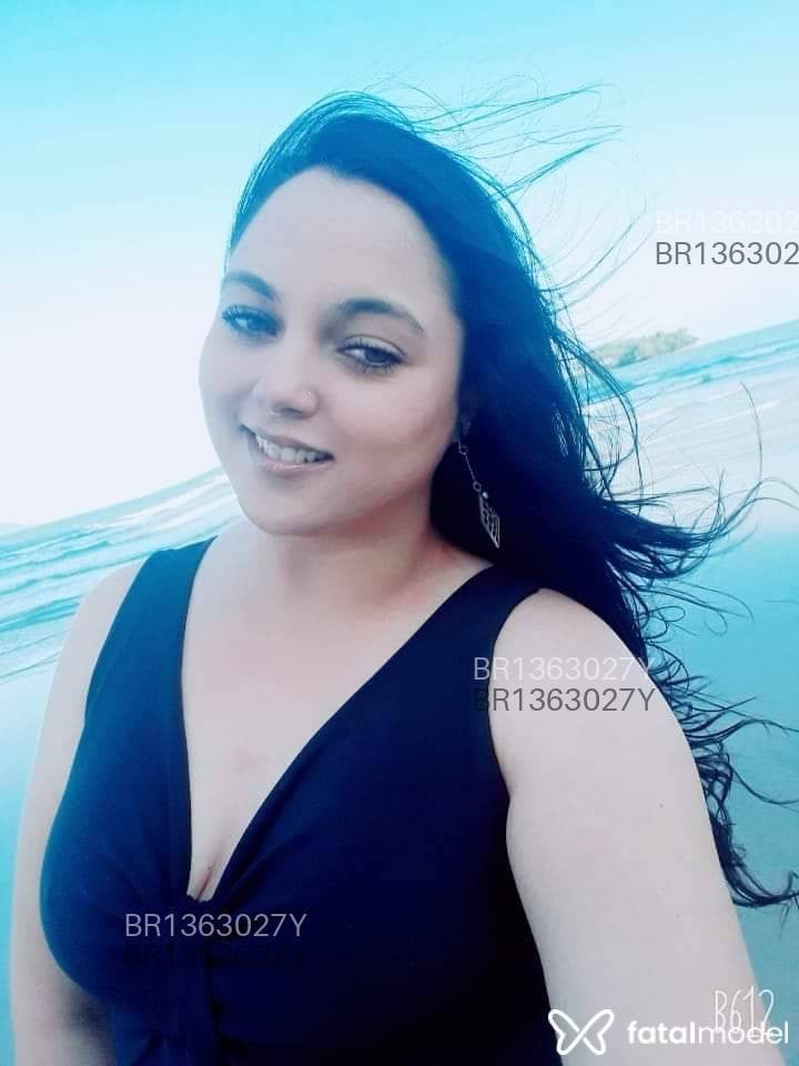 Acompanhante mulher morena (o) de olhos verdes em Balneário Camboriú Acompanhante mulher morena (o) de olhos verdes em Balneário Camboriú - Lisa Harmony