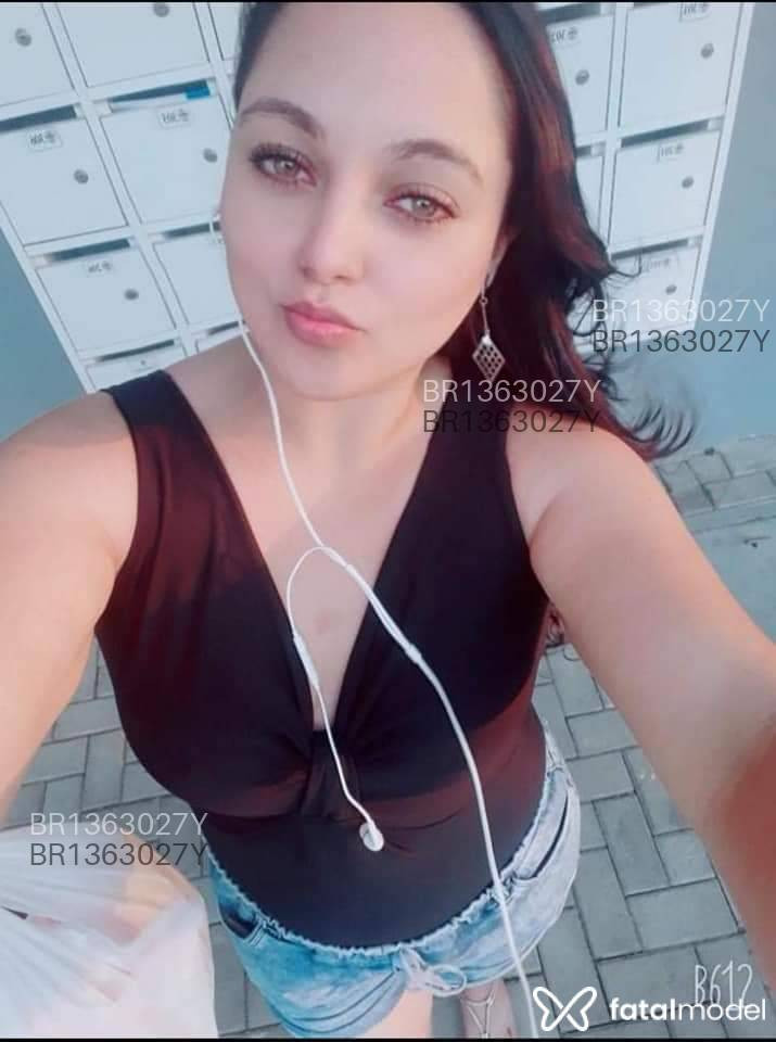 Acompanhante mulher morena (o) de olhos verdes em Balneário Camboriú Acompanhante mulher morena (o) de olhos verdes em Balneário Camboriú - Lisa Harmony