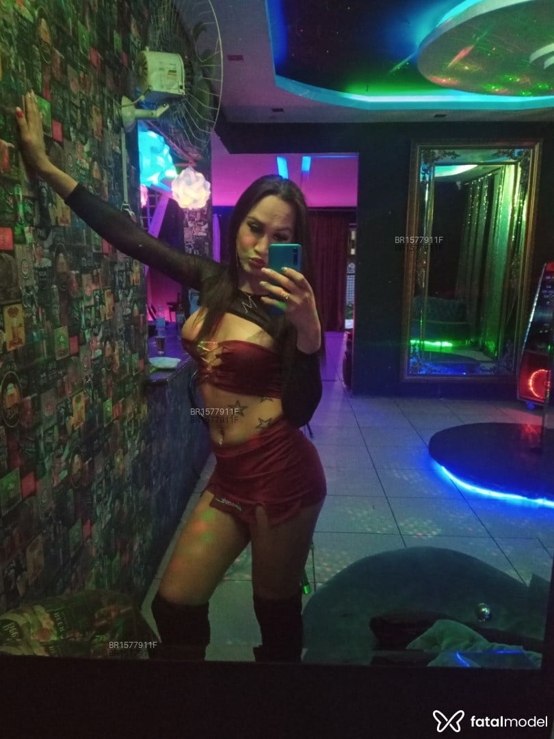 Acompanhante mulher trans loira (o) de olhos castanhos em Curitiba - Melissa Sanches