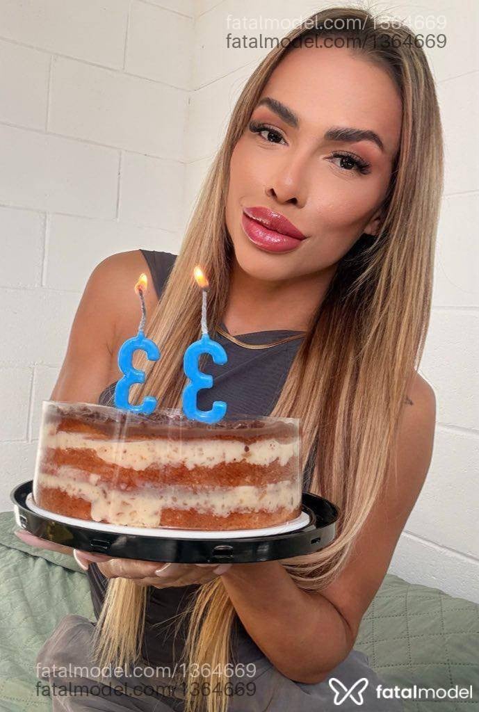 Acompanhante mulher trans loira (o) de olhos castanhos em Curitiba Acompanhante mulher trans loira (o) de olhos castanhos em Curitiba - Jéssica West