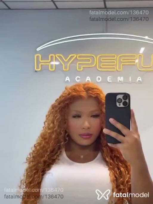 Acompanhante mulher trans com cabelo castanho de olhos castanhos - Bellla deusaaaa