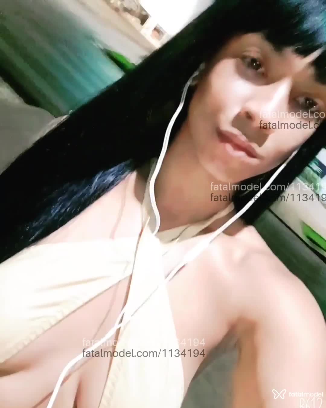 Acompanhante mulher trans com cabelo castanho de olhos castanhos em Tangará da Serra Acompanhante mulher trans com cabelo castanho de olhos castanhos em Tangará da Serra - Karina