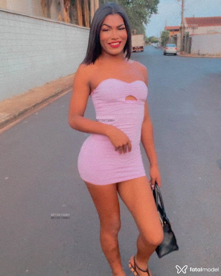 Acompanhante mulher trans morena (o) de olhos cinza em Sertãozinho - Luiza