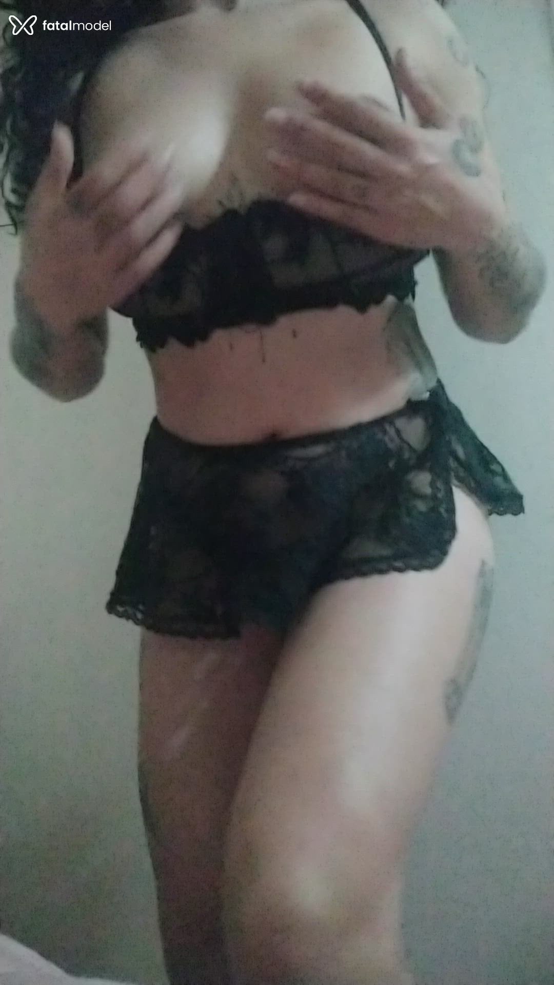 Acompanhante mulher morena (o) de olhos castanhos - Paola