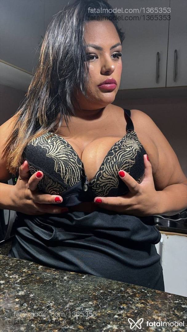Acompanhante mulher morena (o) de olhos mel - Antonella