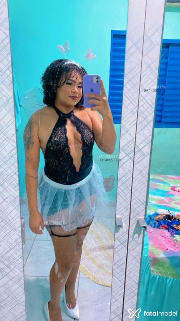 Acompanhante mulher com cabelo castanho de olhos castanhos - Morena Acompanhante mulher com cabelo castanho de olhos castanhos - Morena