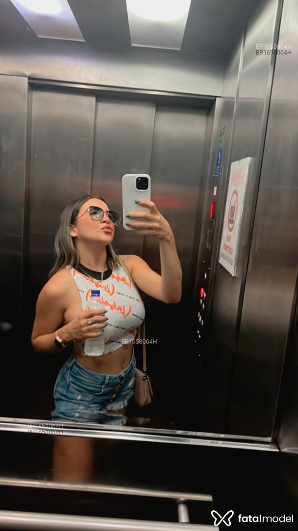 Acompanhante mulher loira (o) de olhos castanhos - Amanda Acompanhante mulher loira (o) de olhos castanhos - Amanda