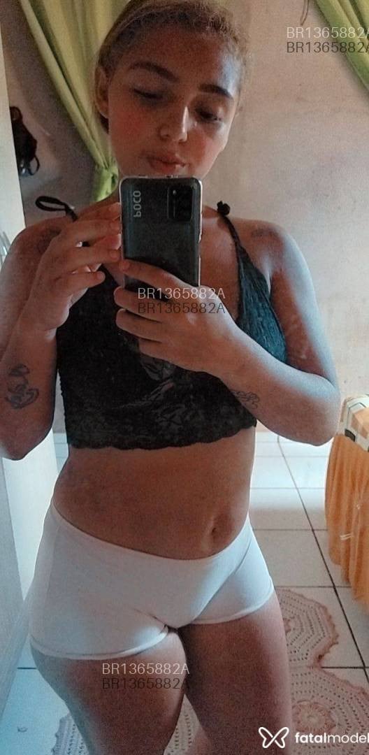 Acompanhante mulher com cabelo castanho de olhos castanhos em Salinópolis Acompanhante mulher com cabelo castanho de olhos castanhos em Salinópolis - Laura