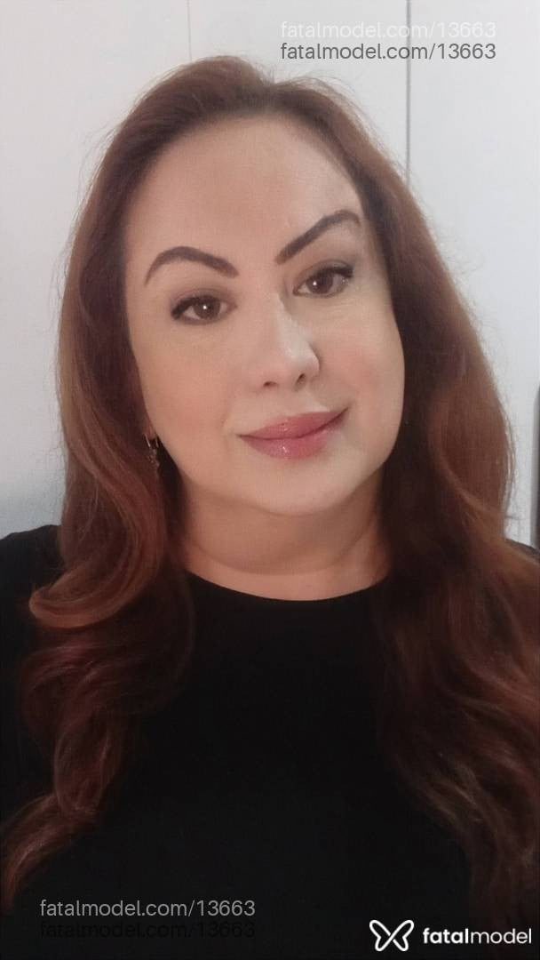 Acompanhante mulher trans ruiva (o) de olhos castanhos - Luiza Miranda