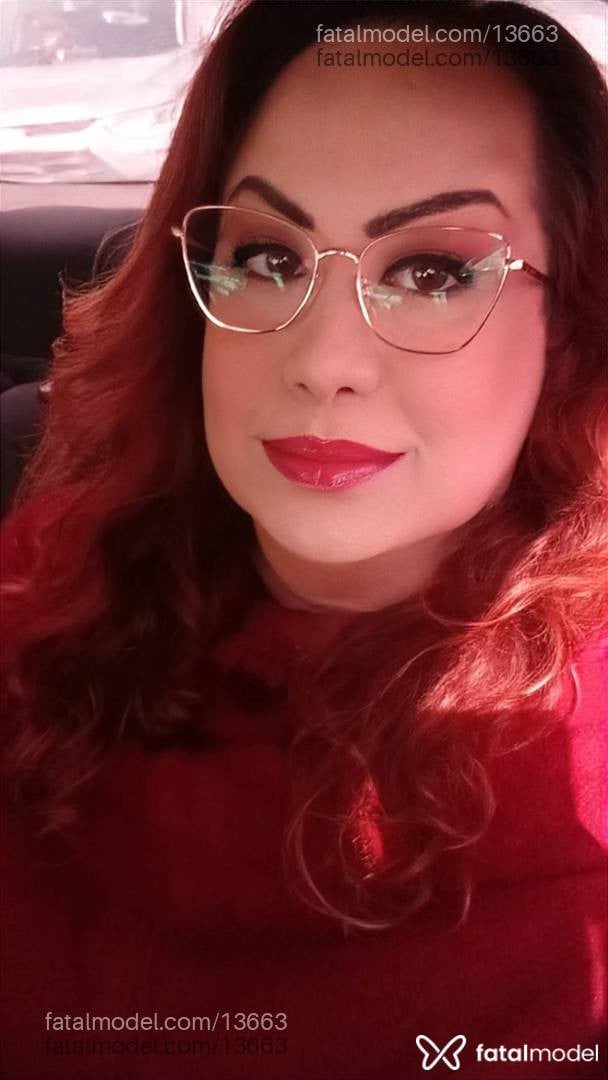 Acompanhante mulher trans ruiva (o) de olhos castanhos - Luiza Miranda