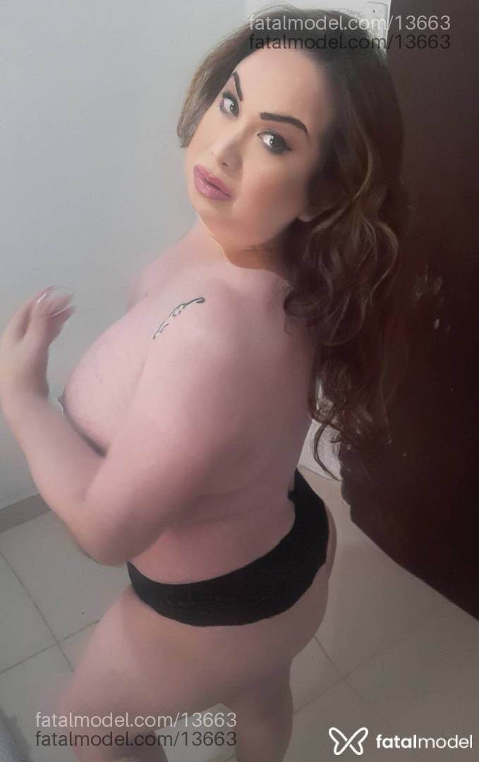 Acompanhante mulher trans ruiva (o) de olhos castanhos - Luiza Miranda