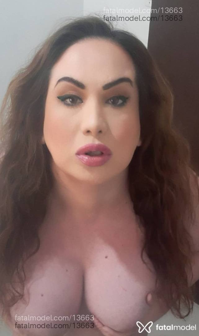 Acompanhante mulher trans ruiva (o) de olhos castanhos - Luiza Miranda