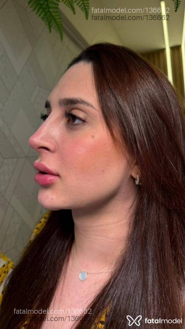 Acompanhante mulher trans com cabelo castanho de olhos castanhos em Araraquara - Ghiovana