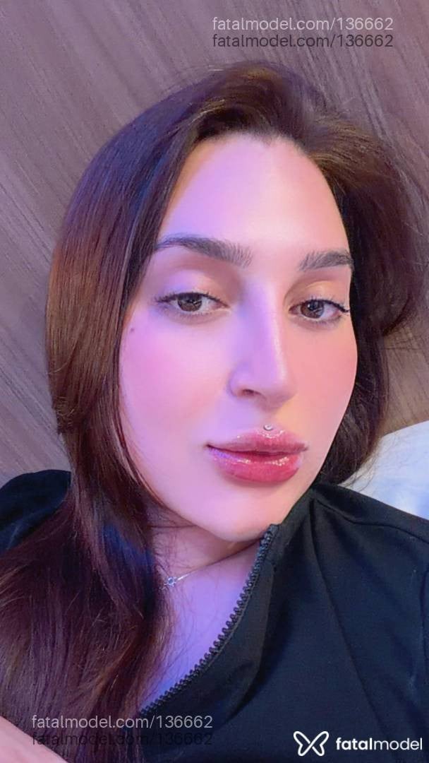 Acompanhante mulher trans com cabelo castanho de olhos castanhos em Araraquara - Ghiovana
