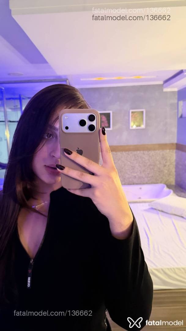 Acompanhante mulher trans com cabelo castanho de olhos castanhos em Araraquara - Ghiovana