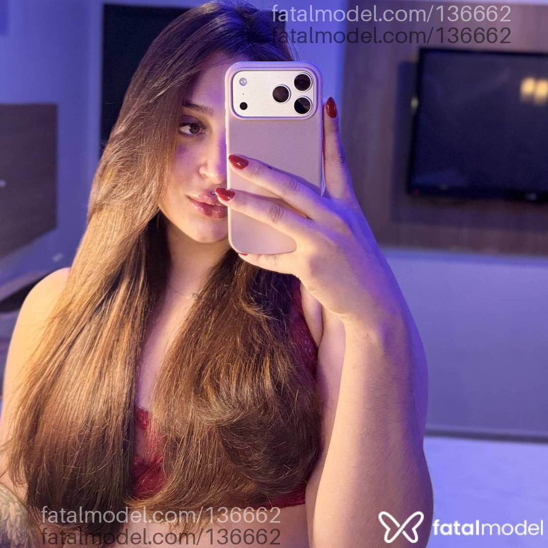 Acompanhante mulher trans com cabelo castanho de olhos castanhos em Araraquara - Ghiovana