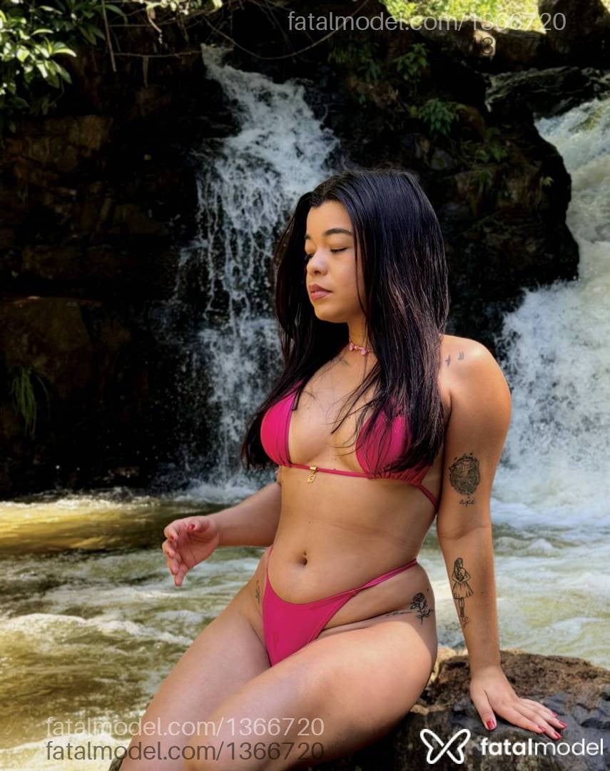 Acompanhante mulher morena (o) de olhos castanhos - Maria Alice