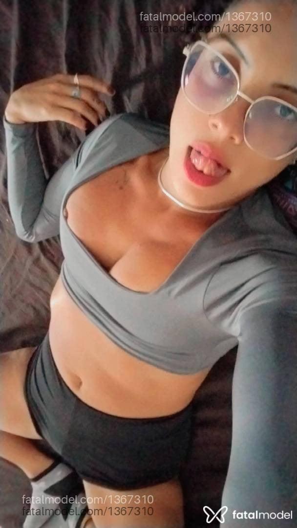 Acompanhante mulher morena (o) de olhos castanhos - Kah