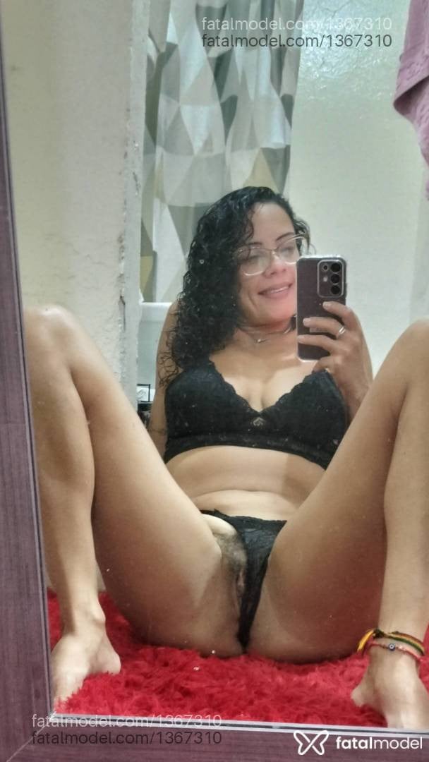 Acompanhante mulher morena (o) de olhos castanhos em Cabo Frio - Kah