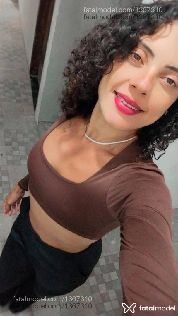 Acompanhante mulher morena (o) de olhos castanhos - Kah
