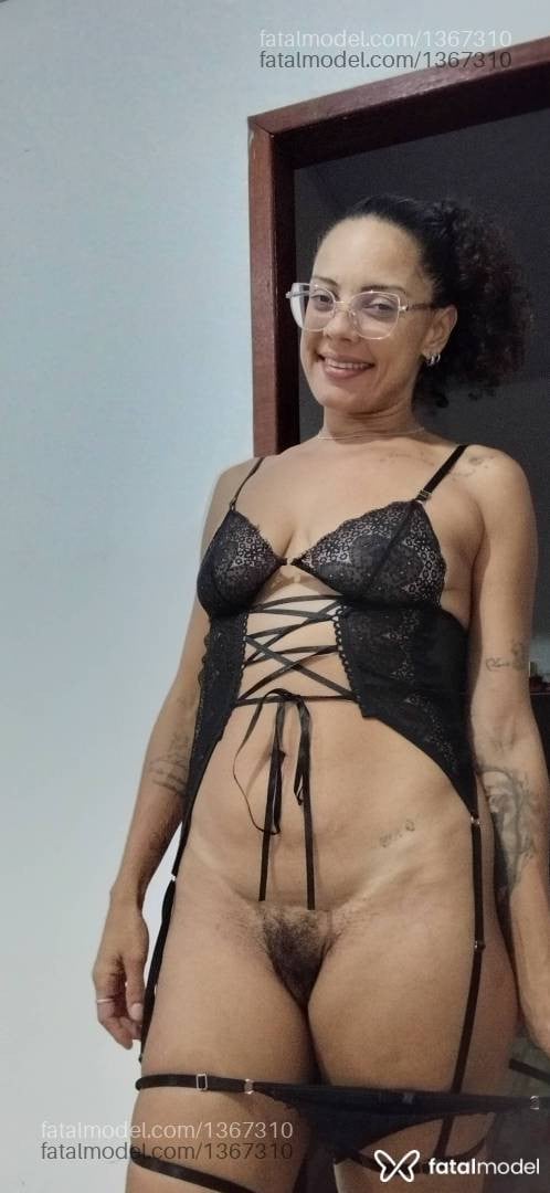 Acompanhante mulher morena (o) de olhos castanhos - Kah