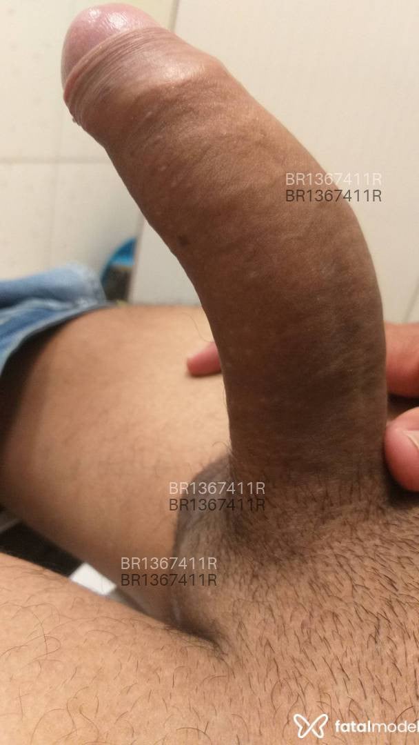 Acompanhante homem morena (o) de olhos castanhos em São Paulo - Gorro negro