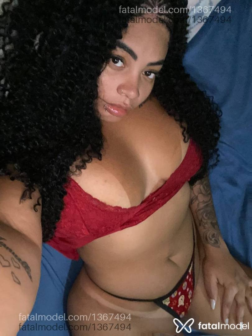 Acompanhante mulher morena (o) de olhos pretos - Mariana