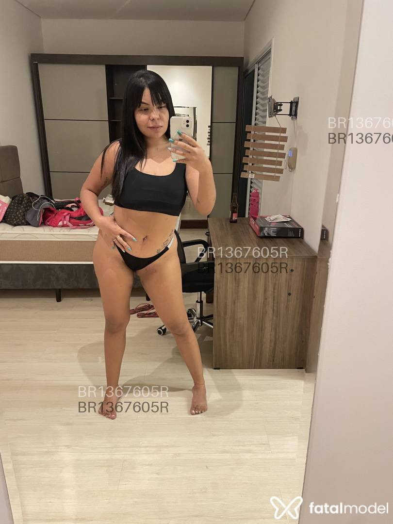 Acompanhante mulher morena (o) de olhos castanhos - JULIA Acompanhante mulher morena (o) de olhos castanhos - JULIA