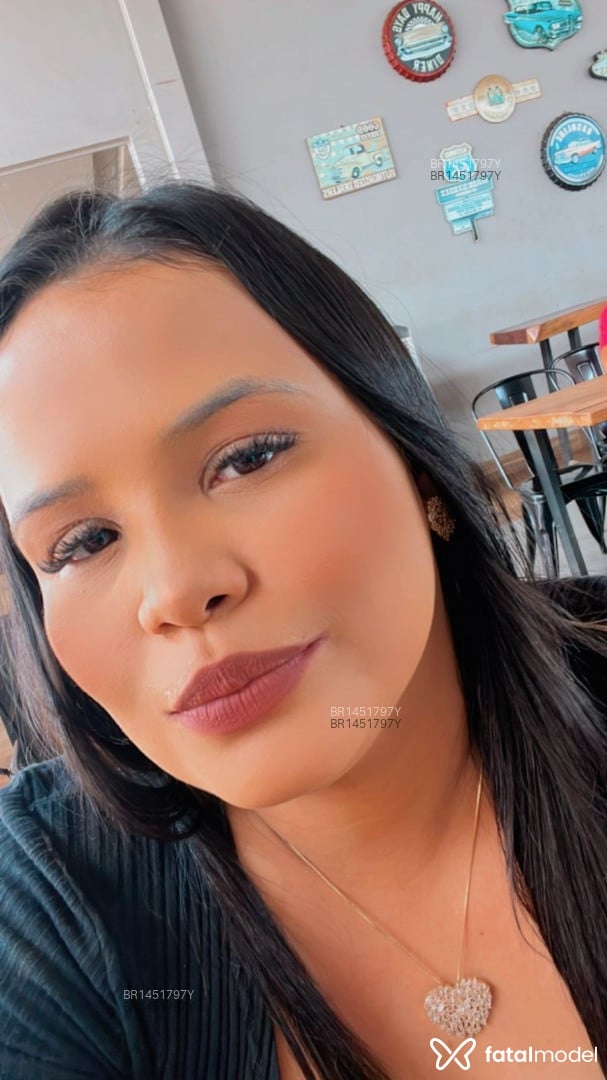 Acompanhante mulher morena (o) de olhos castanhos em Estreito Acompanhante mulher morena (o) de olhos castanhos em Estreito - Paola