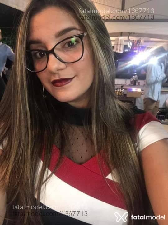 Acompanhante mulher morena (o) de olhos castanhos em Nova Friburgo - Carol