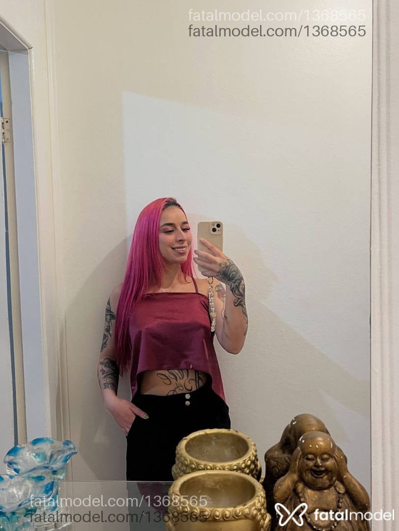 Acompanhante mulher ruiva (o) de olhos castanhos - Pinkk