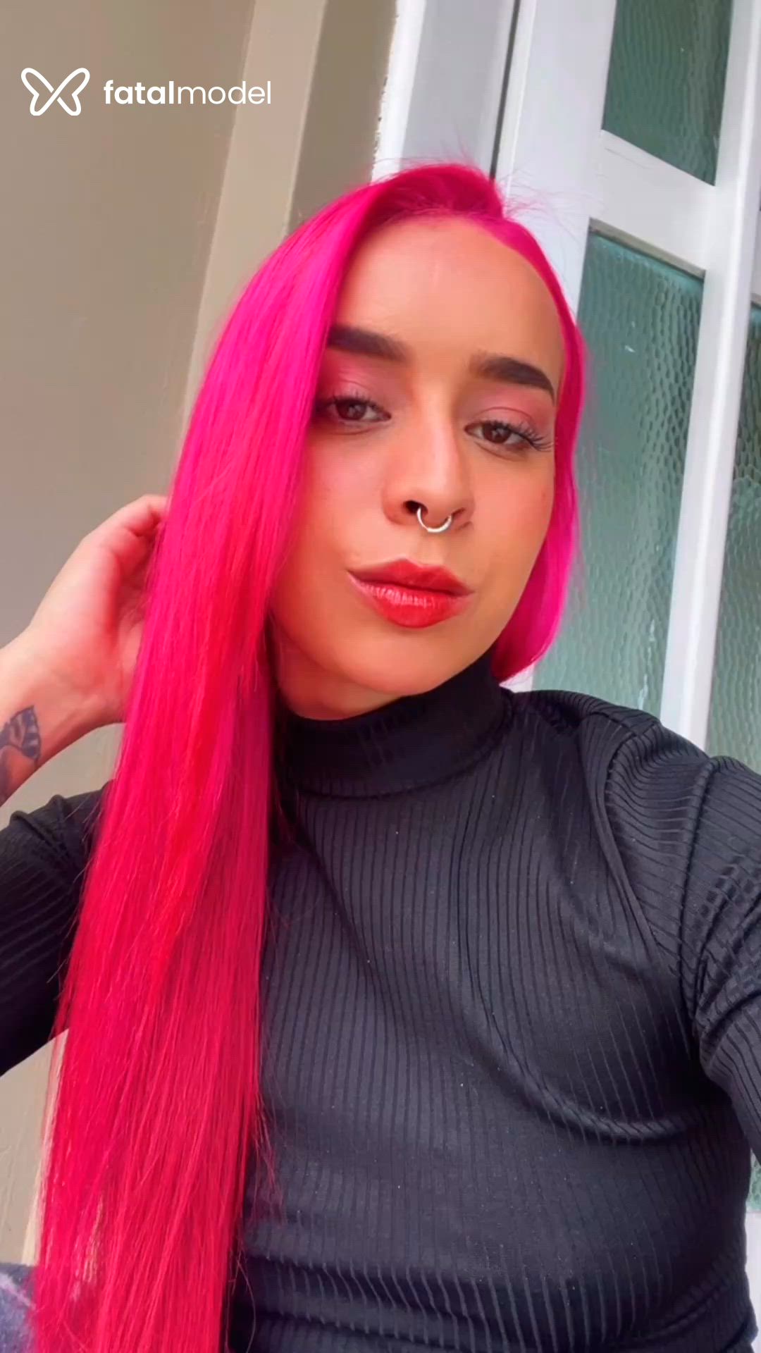 Acompanhante mulher ruiva (o) de olhos castanhos - Pinkk