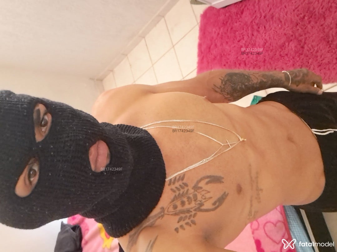 Acompanhante homem sem cabelo de olhos castanhos em Uberlândia - Bruno lopes