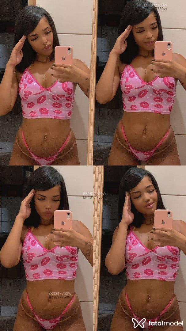 Acompanhante mulher com cabelo castanho de olhos castanhos em Lages - Cleópatra
