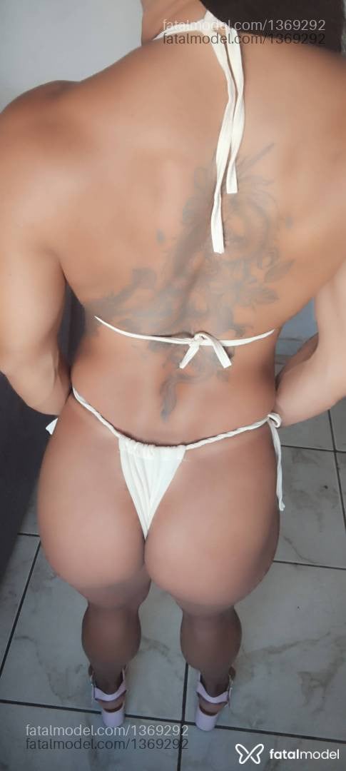 Acompanhante mulher com cabelo castanho de olhos castanhos em Montes Claros - Karen