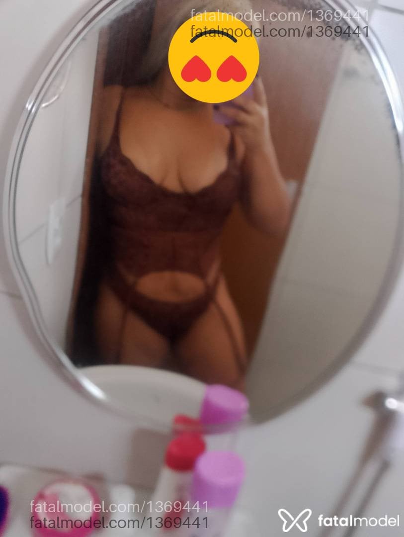 Acompanhante mulher morena (o) de olhos castanhos - Jhoellmay