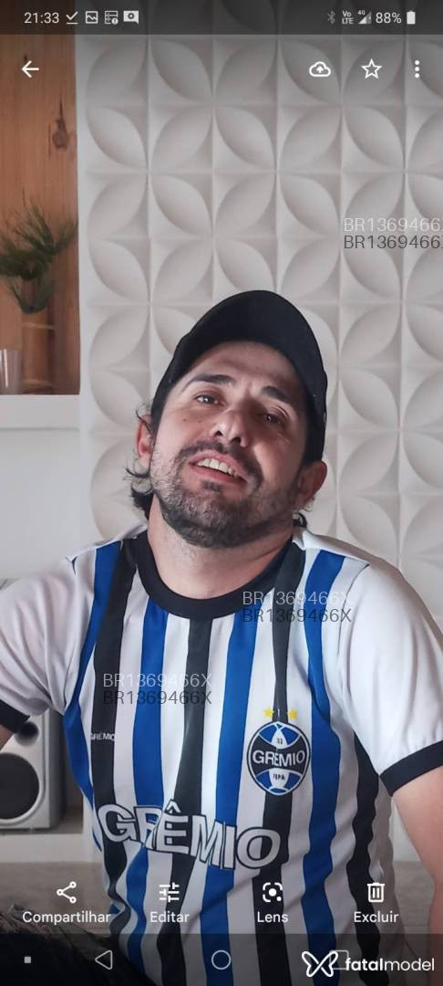 Acompanhante homem morena (o) de olhos castanhos em Itapema - Fernando Hoffman
