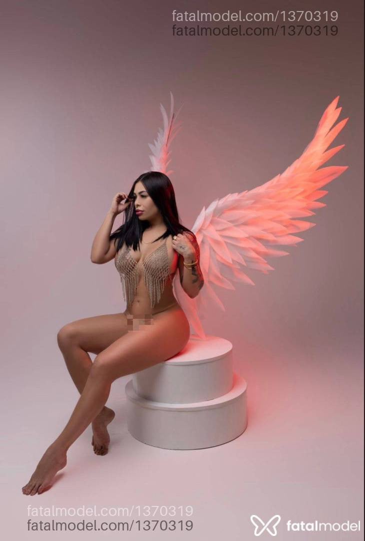 Acompanhante mulher morena (o) de olhos castanhos - Rachel Scarlett