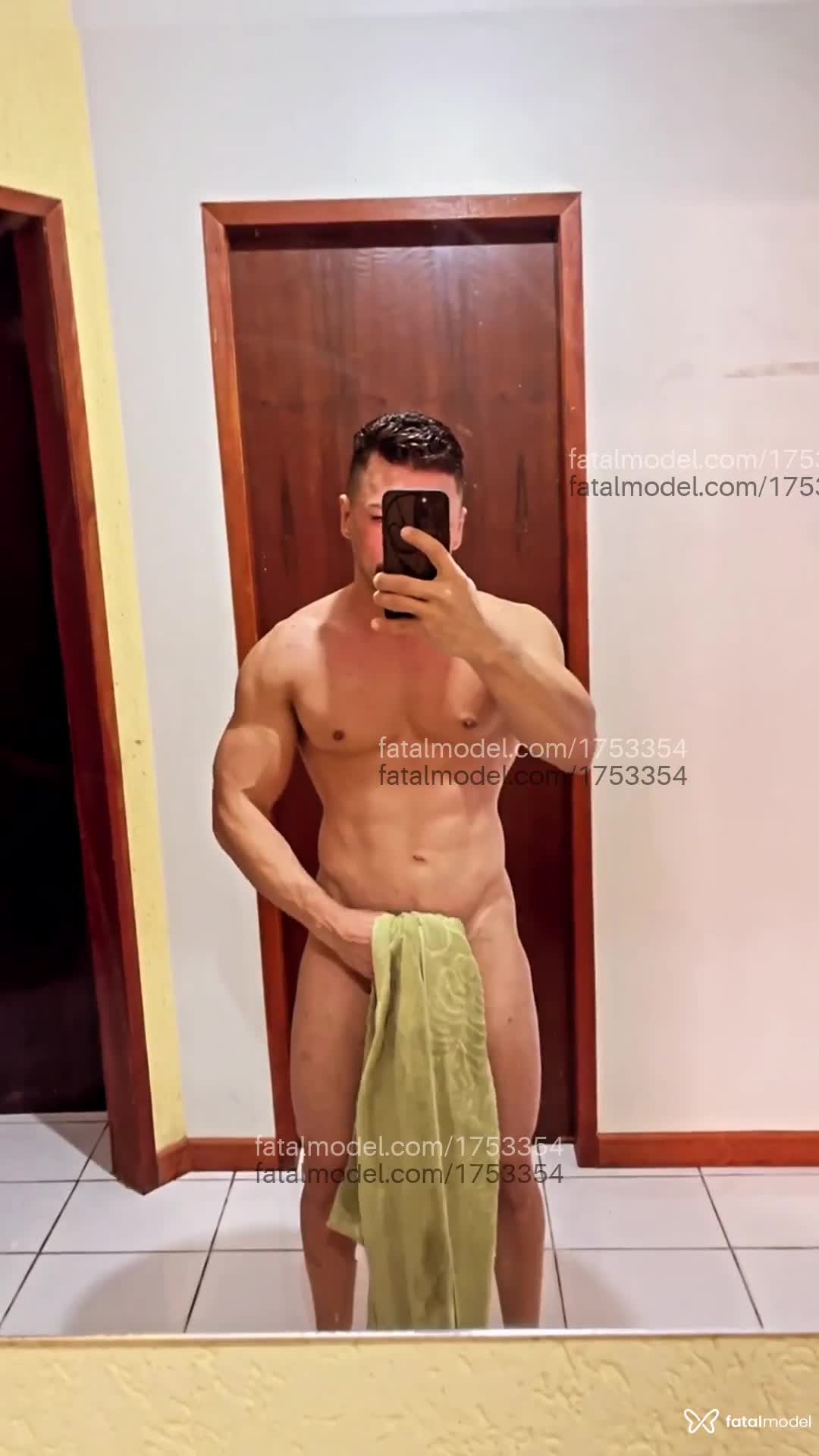 Acompanhante homem morena (o) de olhos pretos em Curitiba - JOSEP