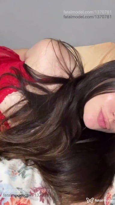 Acompanhante mulher com cabelo castanho de olhos mel em Fortaleza Acompanhante mulher com cabelo castanho de olhos mel em Fortaleza - Melanie Maia