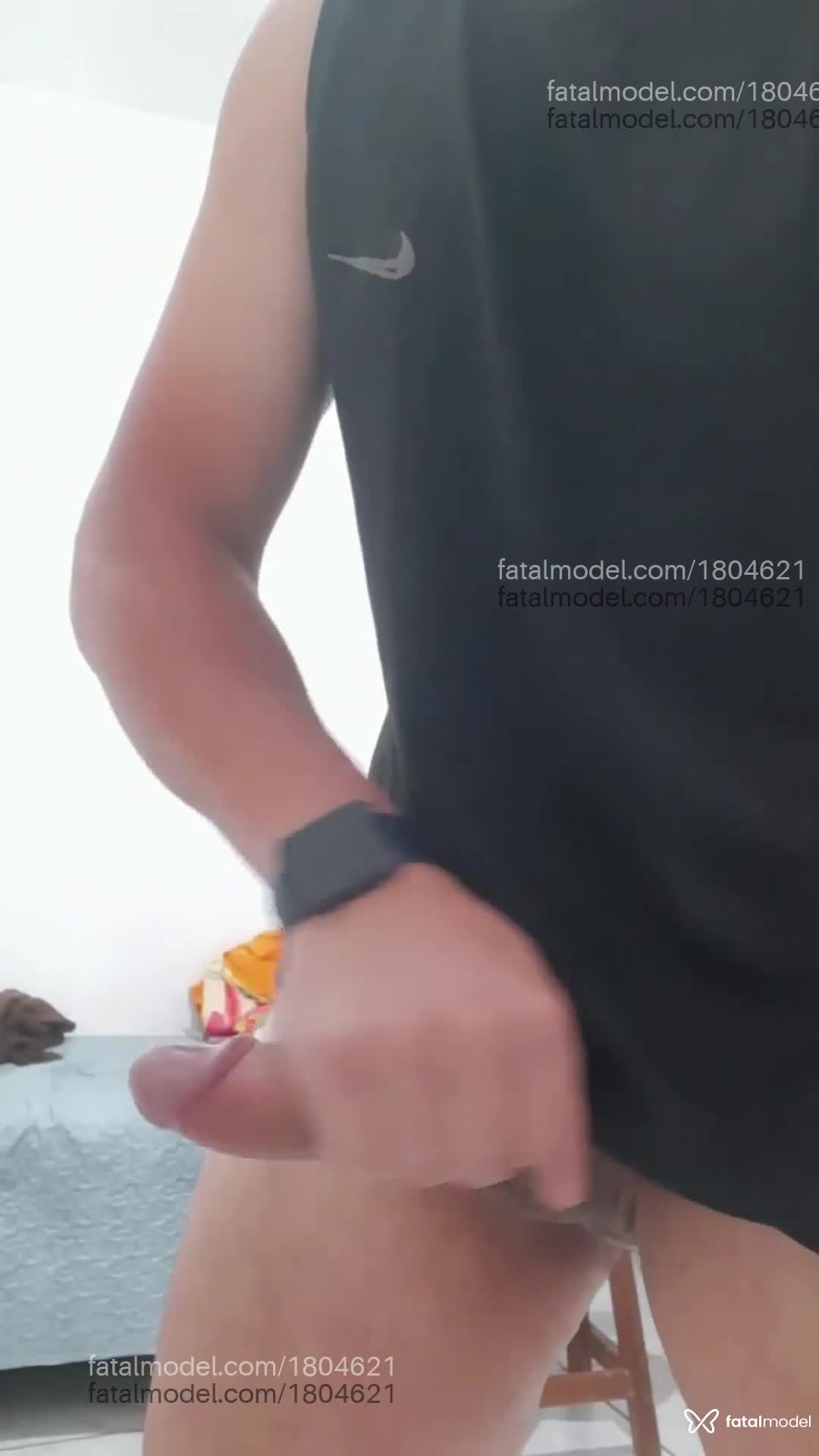 Acompanhante homem com cabelo castanho de olhos castanhos - Rodrigo Acompanhante homem com cabelo castanho de olhos castanhos - Rodrigo