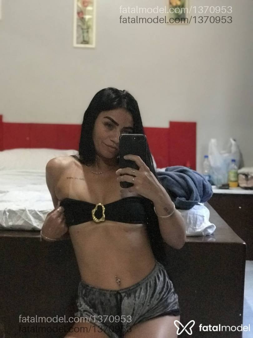 Acompanhante mulher morena (o) de olhos verdes - Mirella Diovanni